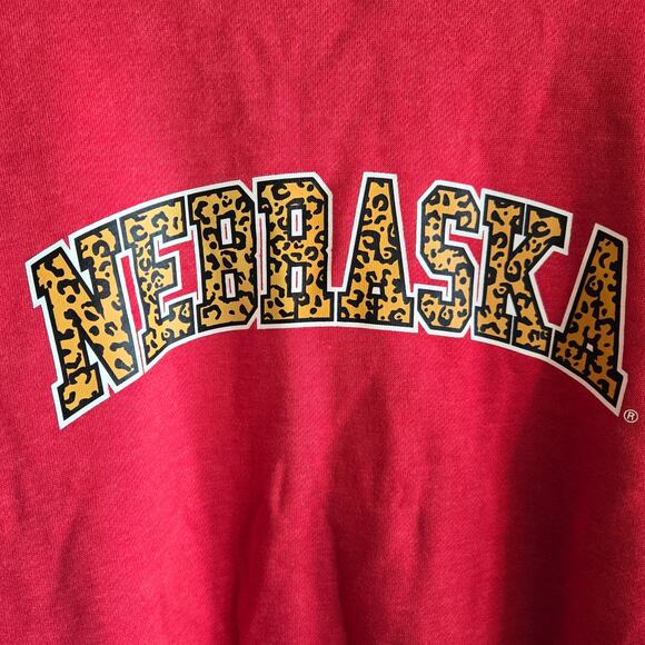UG Apparel Nebraska Leopard Sweatshirt Soft Pullover Huskers Red Sweater Medium - Picture 3 of 4